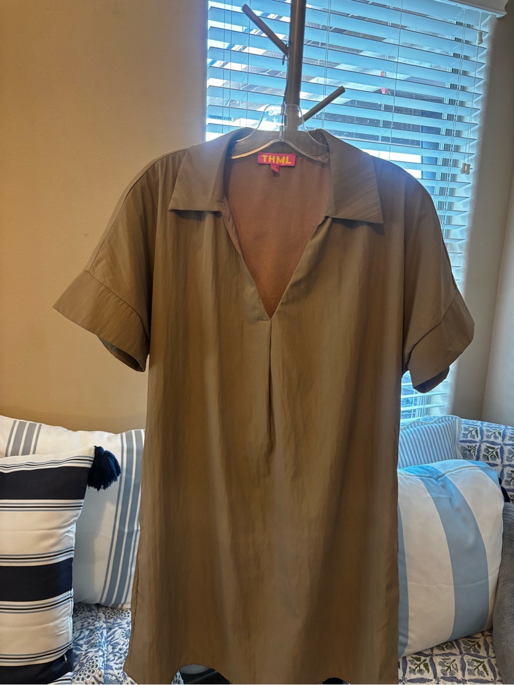 THML Heart Still Beating Olive Green Short Sleeve Collared V-Neck Shift Dress M